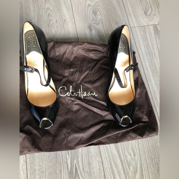 Black Cole Haan heels - Picture 2 of 2